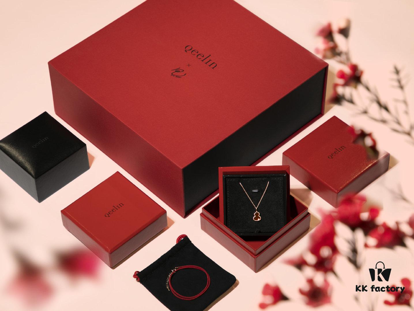 Mr. Bao x Qeelin Exclusive Co-Branded Gourd Necklace with Bracelet