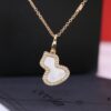 Large Gourd White Mother-of-Pearl Necklace