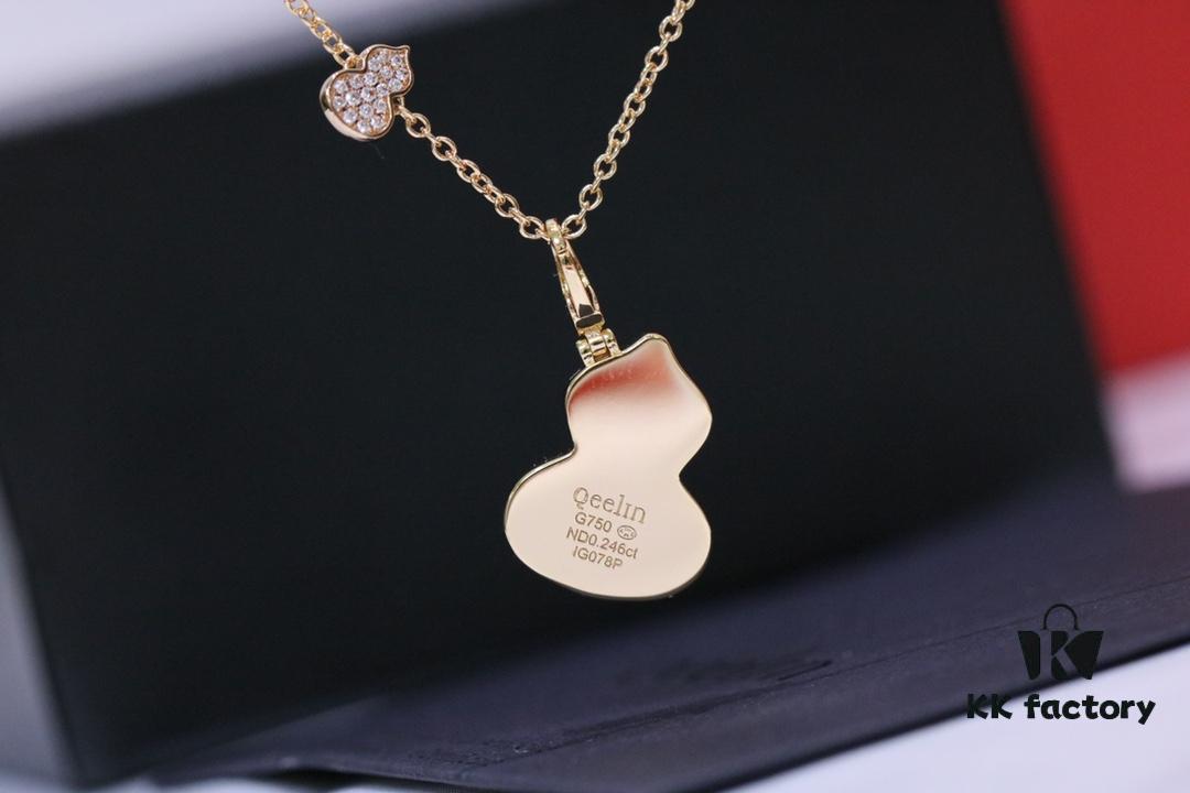 Large Gourd White Mother-of-Pearl Necklace