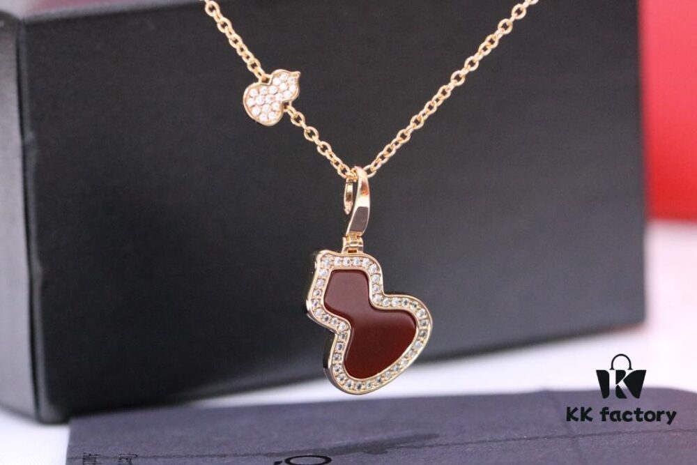 Large Red Agate Gourd Necklace in V-Gold Plated 18K Thick Gold