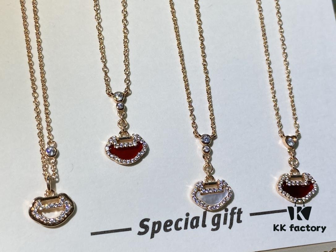 Qeelin Yu Yi Collection Ruyi Lock Double Diamond Necklace