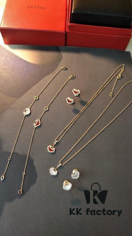 Qeelin Xiao Ruyi Necklace Set in White and Red