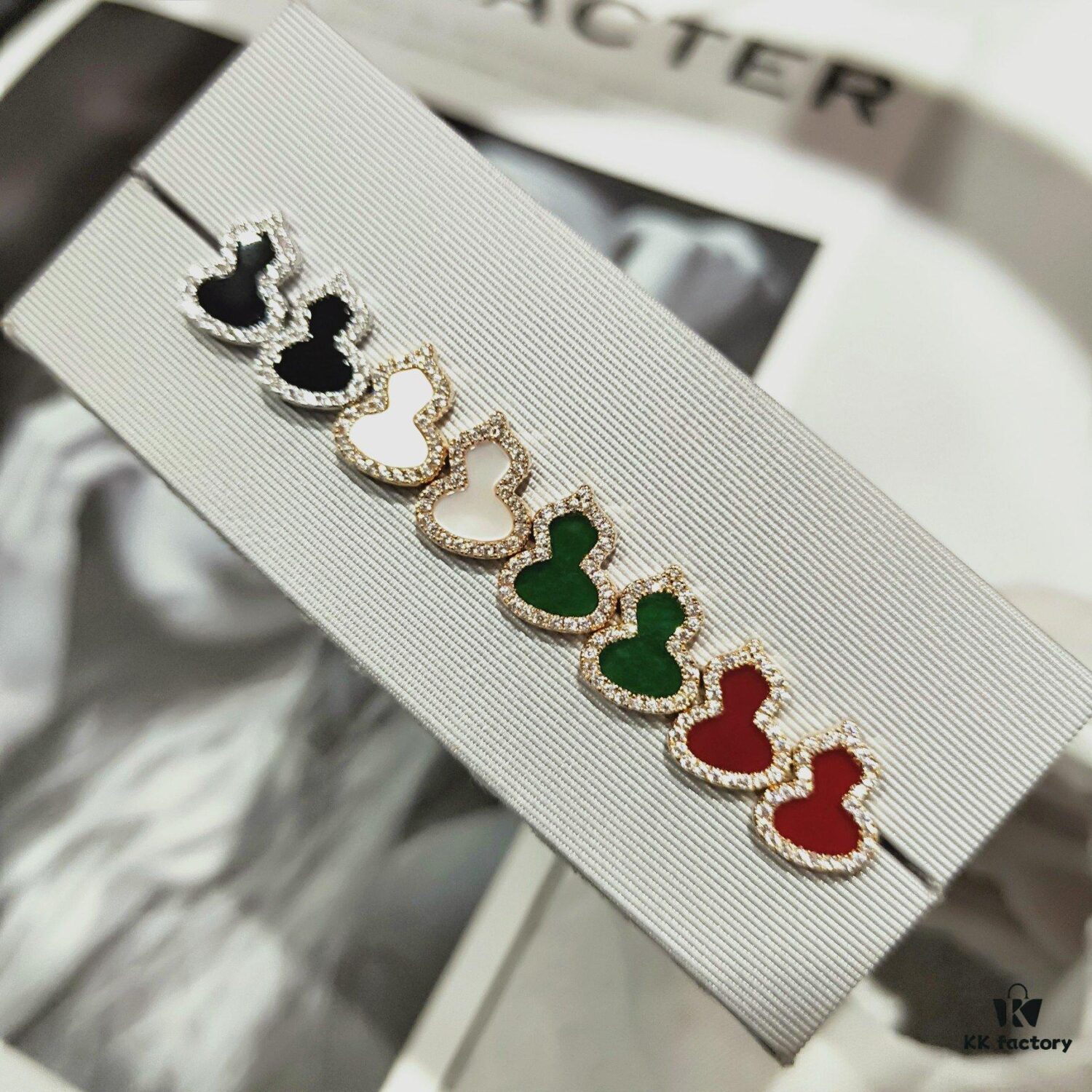 Qeelin Wulu - The Most Classic Gourd Design