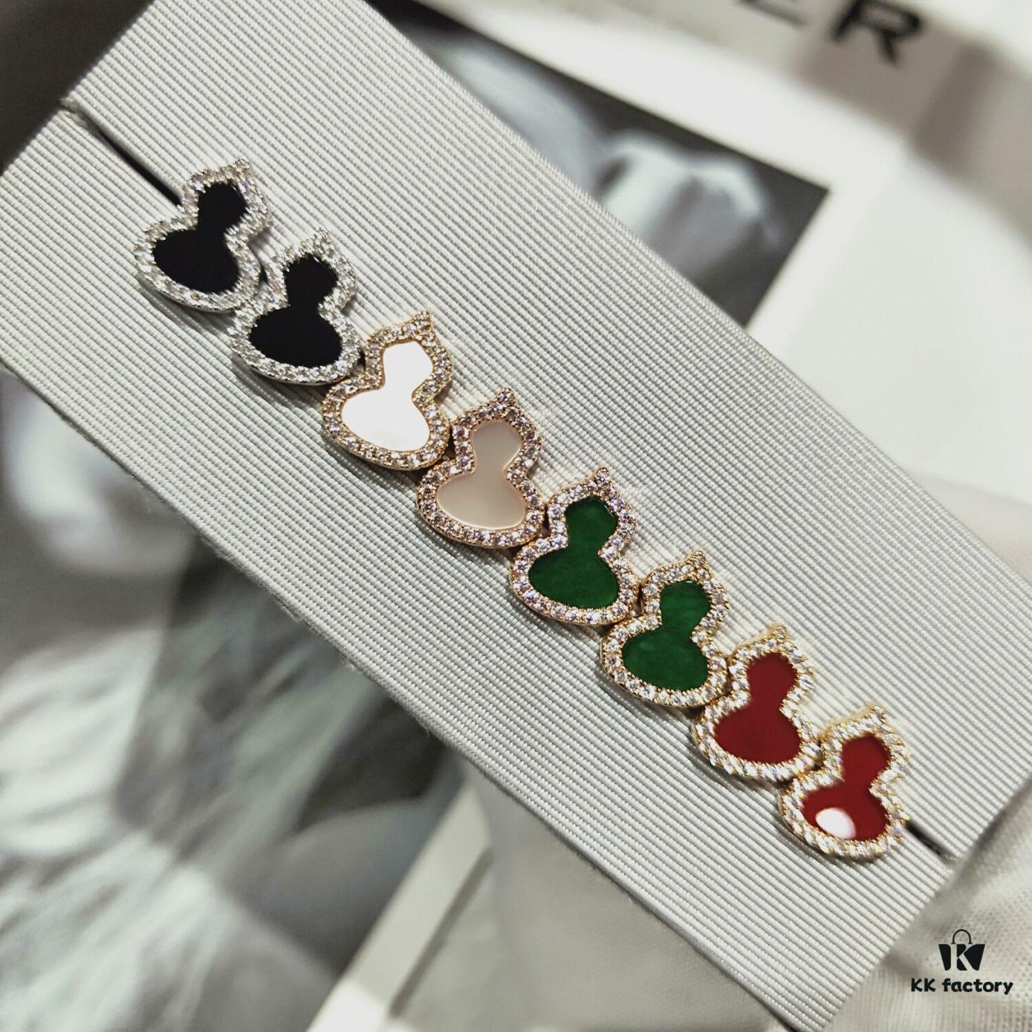 Qeelin Wulu - The Most Classic Gourd Design