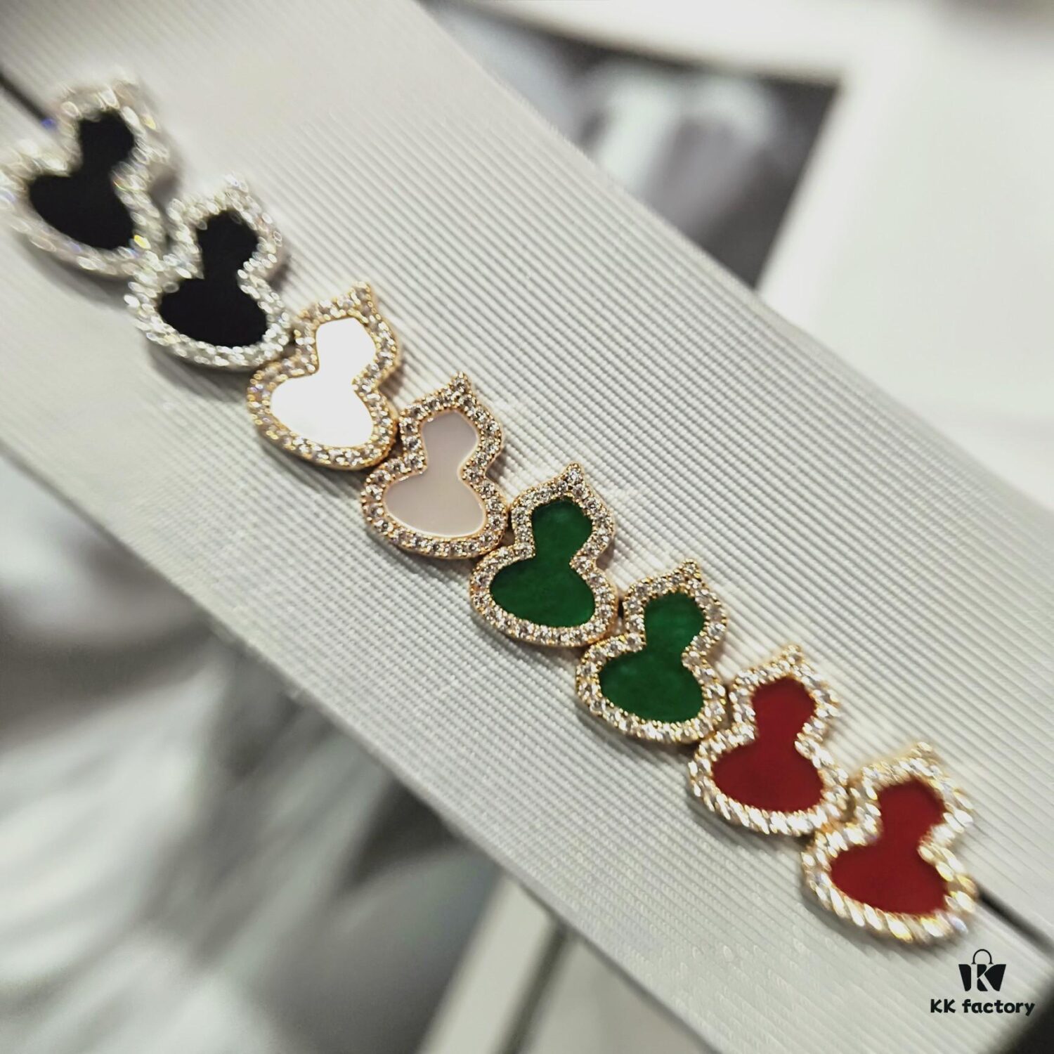 Qeelin Wulu - The Most Classic Gourd Design