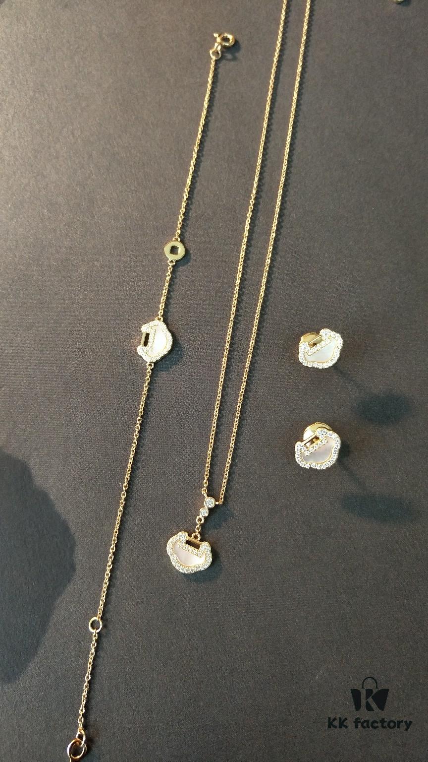 Qeelin Xiao Ruyi Necklace Collection Set