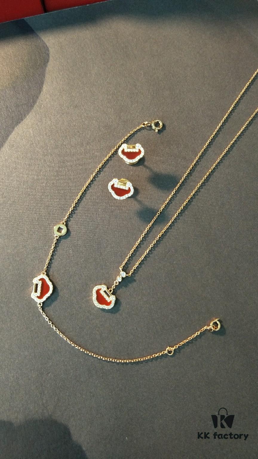 Qeelin Xiao Ruyi Necklace Collection Set