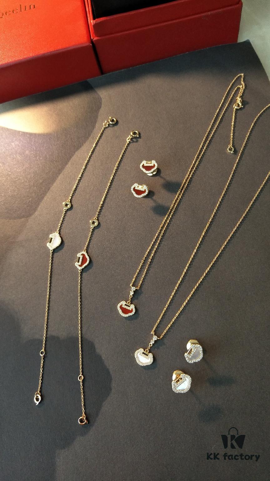 Qeelin Xiao Ruyi Necklace Collection Set