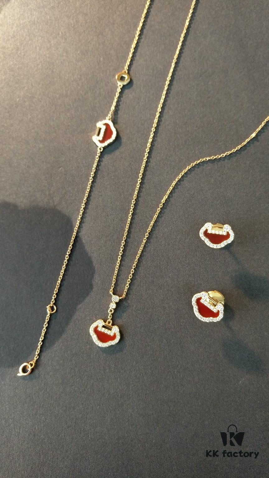 Qeelin Xiao Ruyi Necklace Collection Set