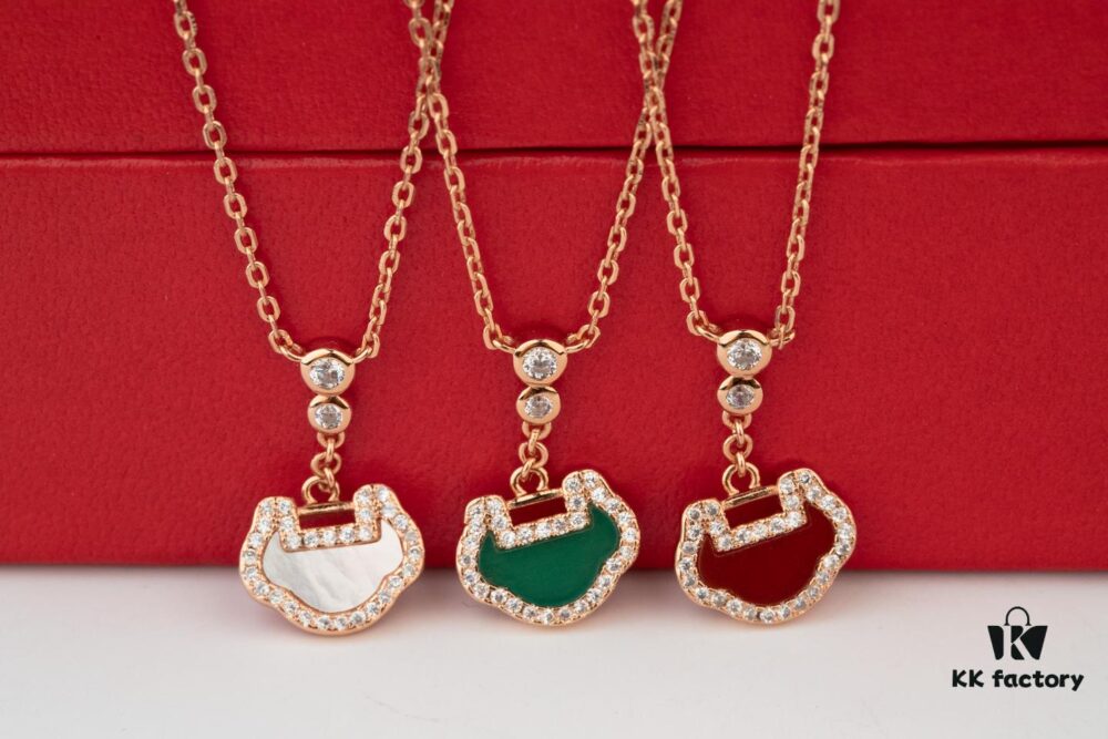 Qeelin Kirin Yu Yi Series Pendant Necklace – S925 Silver with Natural Carnelian, Mother of Pearl, and 18K Rose Gold Chain