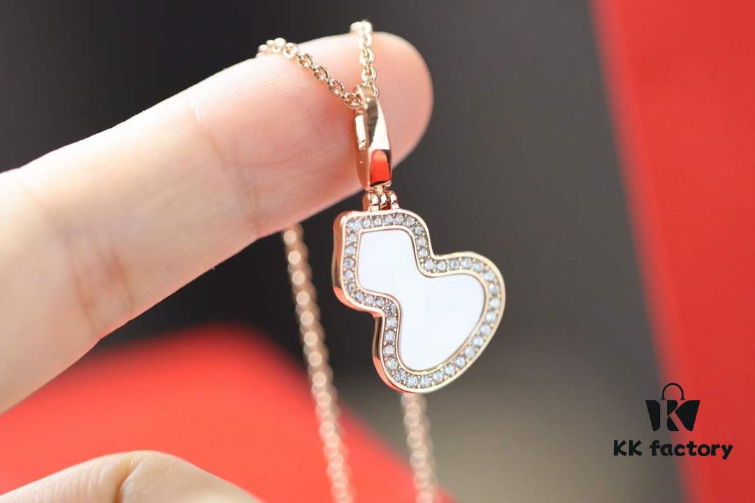 Qeelin Wulu Series Rose Gold and White Shell Gourd Necklace