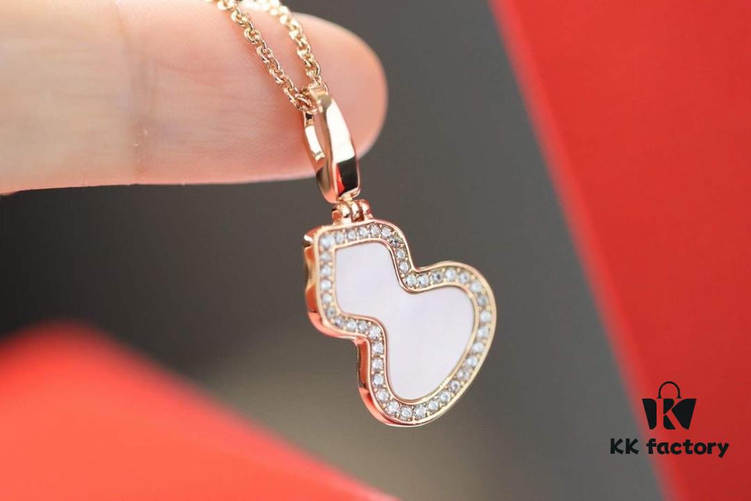 Qeelin Wulu Series Rose Gold and White Shell Gourd Necklace