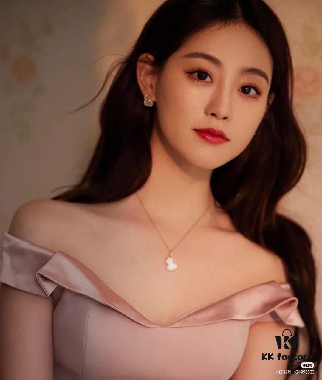 Qeelin Wulu Series Rose Gold and White Shell Gourd Necklace