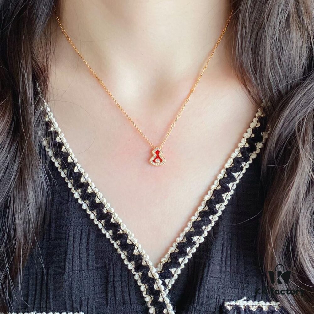 Kirin Mini Diamond Red Gourd Necklace, Stylish and Versatile with Thick Gold Plating, Real Gold Feel, Eight Hearts and Eight Arrows High-Carbon Diamond, Small and Exquisite