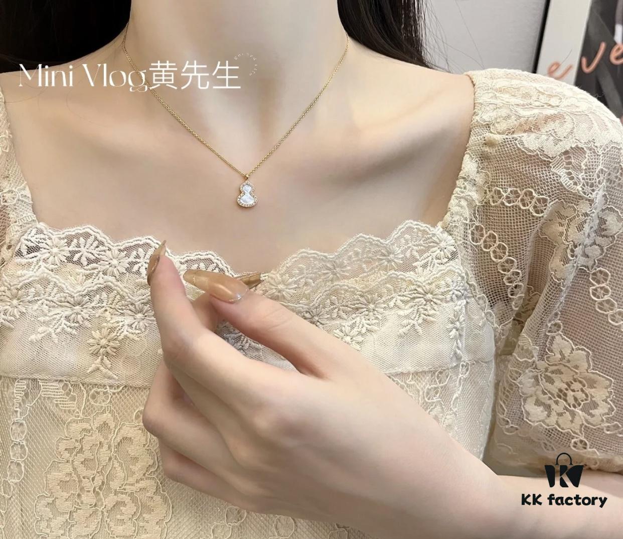 Classic Style Never Goes Out of Fashion, This Small Gourd Necklace Is Versatile and Matches Any Outfit