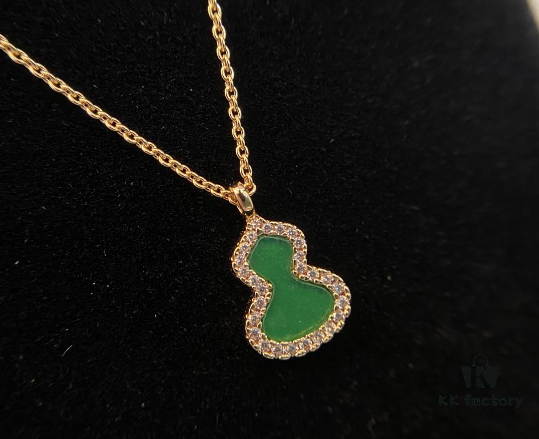 Green Jade Gourd Necklace