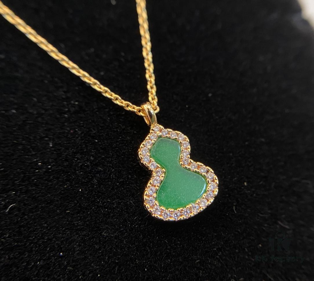 Green Jade Gourd Necklace