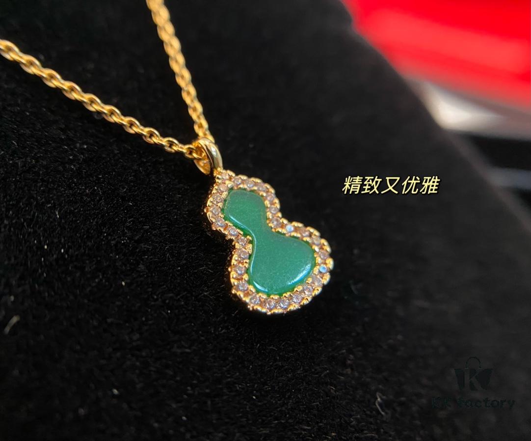 Green Jade Gourd Necklace