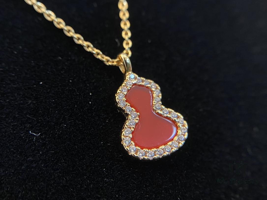 Red Agate in Solid Silver Jewelry – Carefully Selected for Lasting Wear