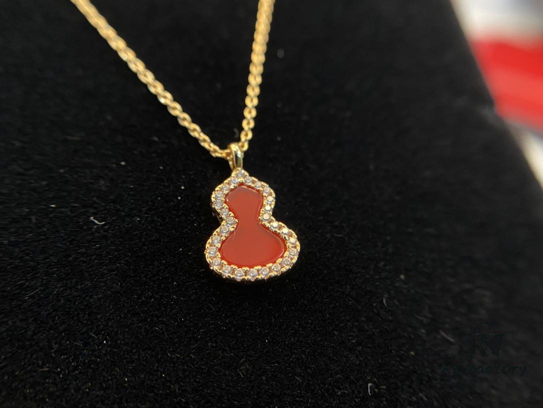 Red Agate in Solid Silver Jewelry – Carefully Selected for Lasting Wear