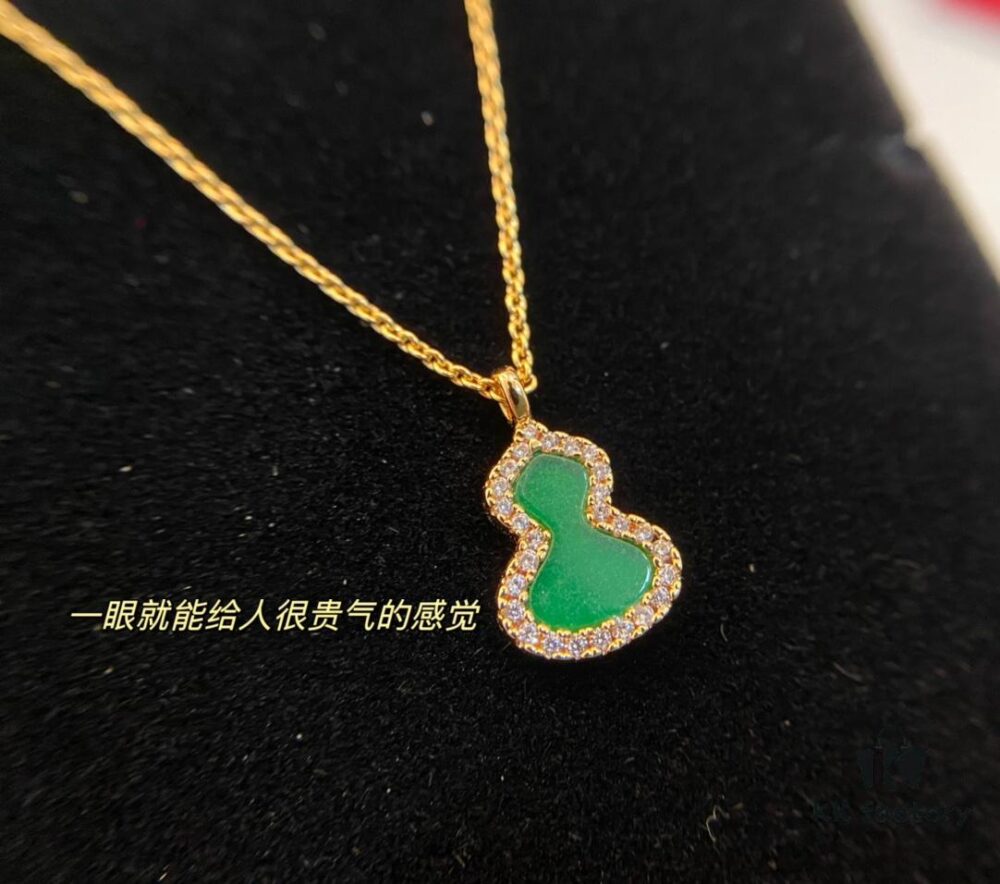 Green Jade Gourd Necklace