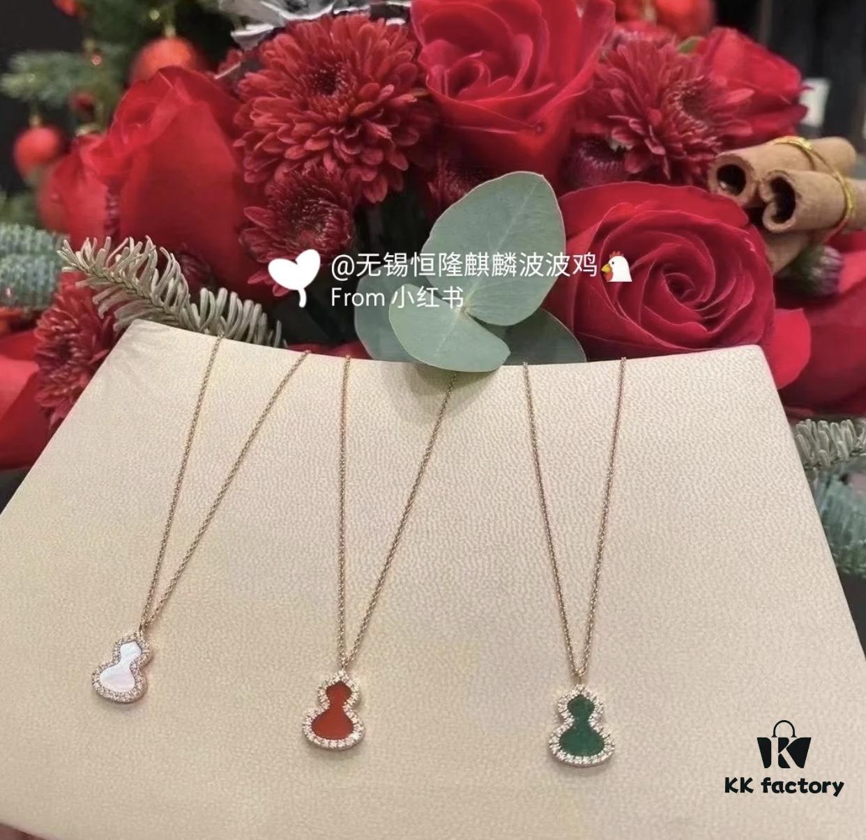 Qeeli's First Design WuLu Series, 'WuLu' Resonates with 'Fu Lu', Symbolizing Infinite Positive Energy and Attracting Wealth and Good Fortune; the '8'-Shaped Design Shares the Same Pronunciation as 'Fa', Representing Prosperity and Continuous Flow of Wealth