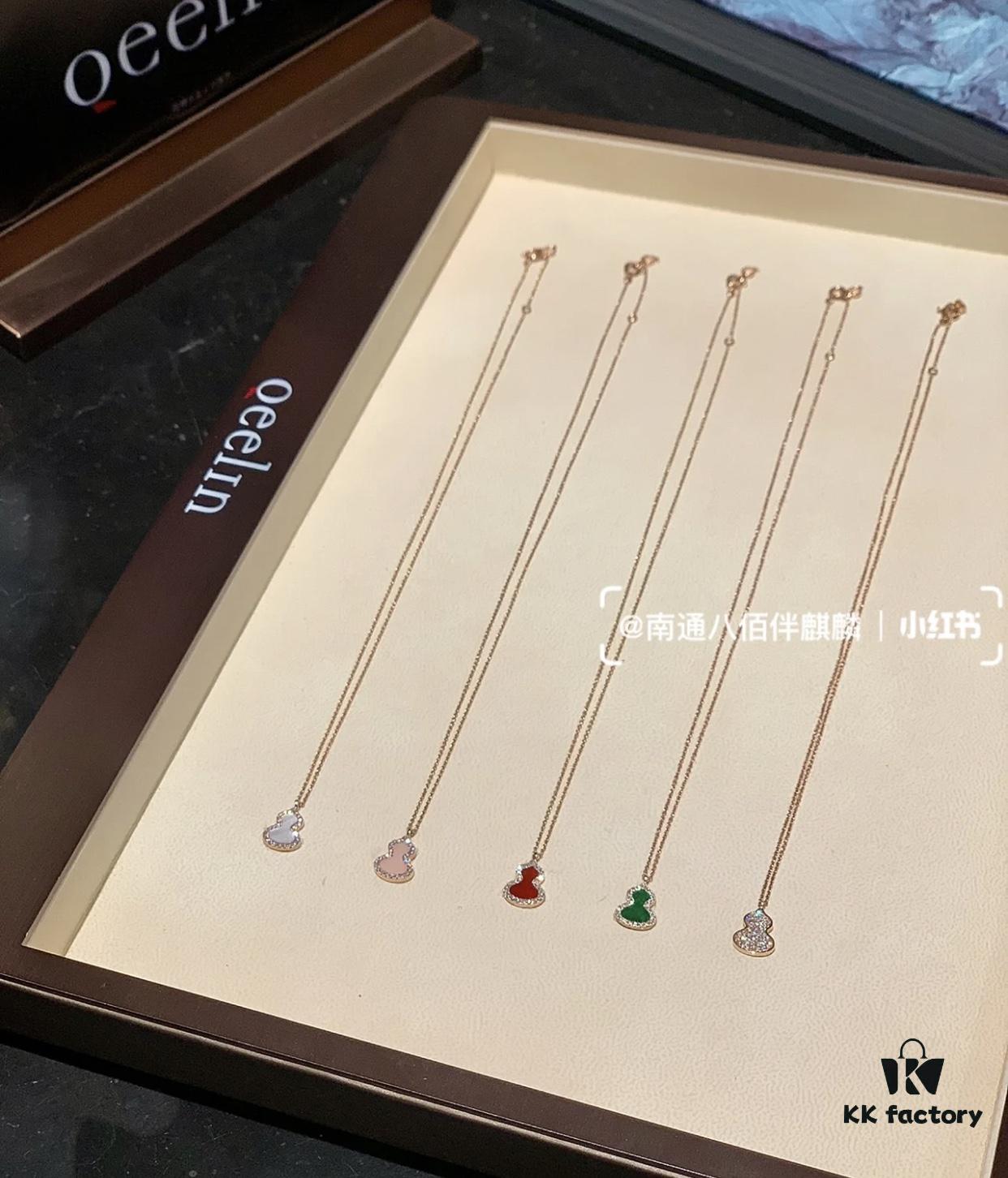 Qeeli's First Design WuLu Series, 'WuLu' Resonates with 'Fu Lu', Symbolizing Infinite Positive Energy and Attracting Wealth and Good Fortune; the '8'-Shaped Design Shares the Same Pronunciation as 'Fa', Representing Prosperity and Continuous Flow of Wealth