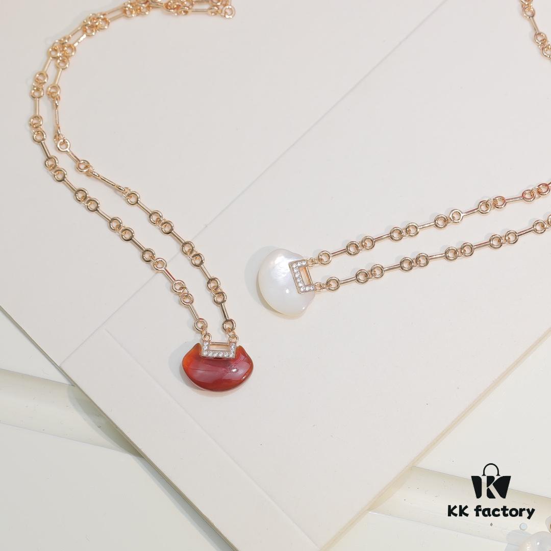 Kirin Auspicious Lock White Agate Necklace