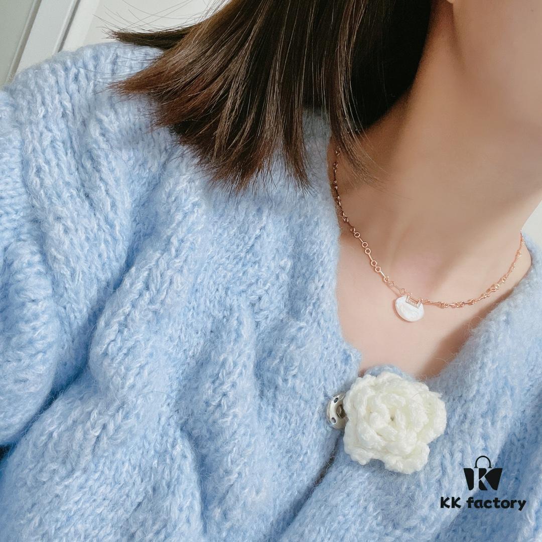 Kirin Auspicious Lock White Agate Necklace