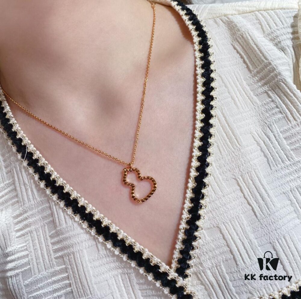 Qeelin Wulu Mini Gourd Necklace (7-Axis CNC Craftsmanship), Qeelin x Rebecca Exclusive Limited Edition