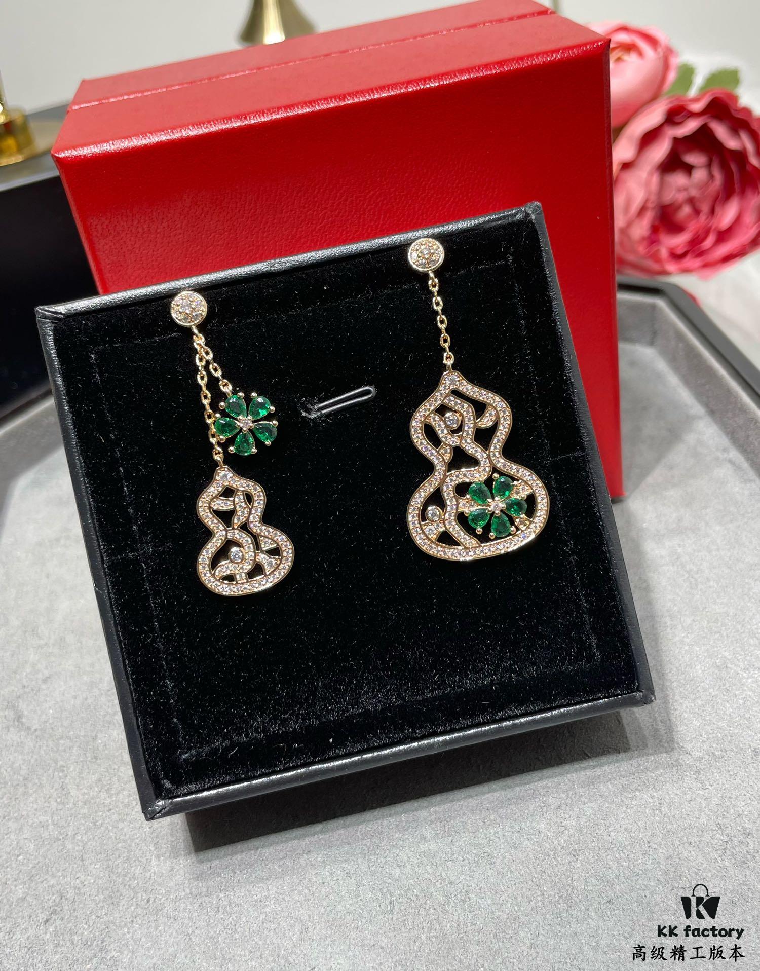 Qeelin Wulu Lace Enamel Earrings