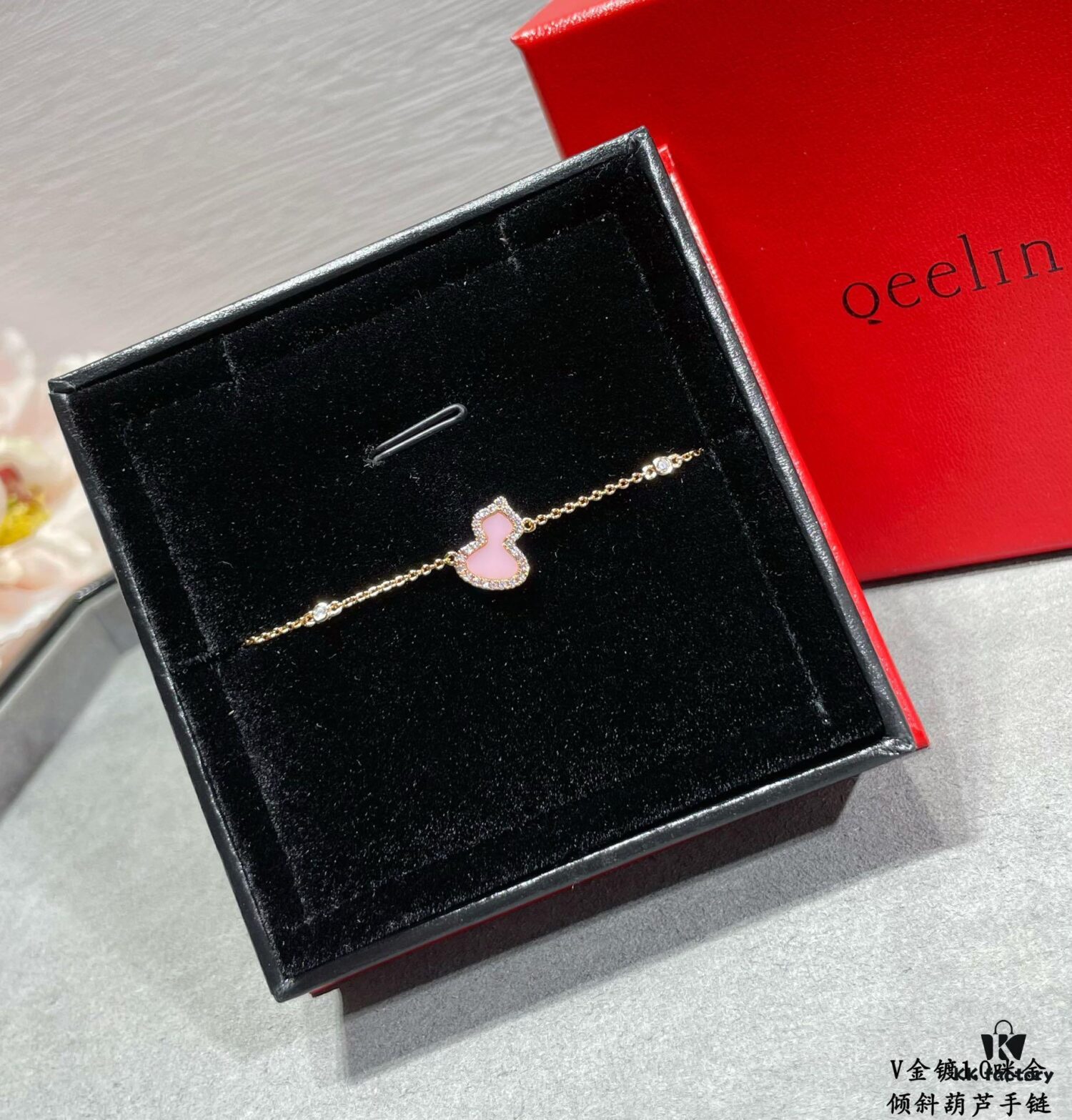 Kirin Tilted Powder Gourd Bracelet, Stylish and Versatile with Thick Gold Plating and High-Carbon Diamond Accents