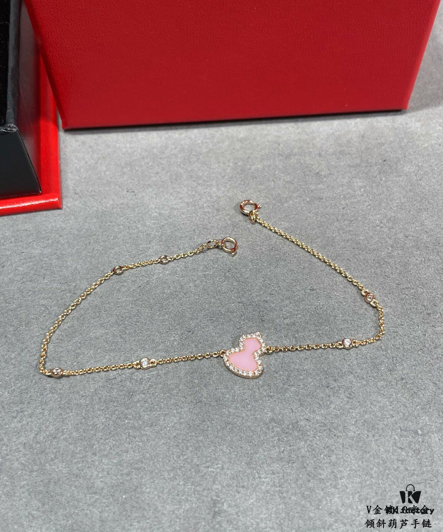 Kirin Tilted Powder Gourd Bracelet, Stylish and Versatile with Thick Gold Plating and High-Carbon Diamond Accents