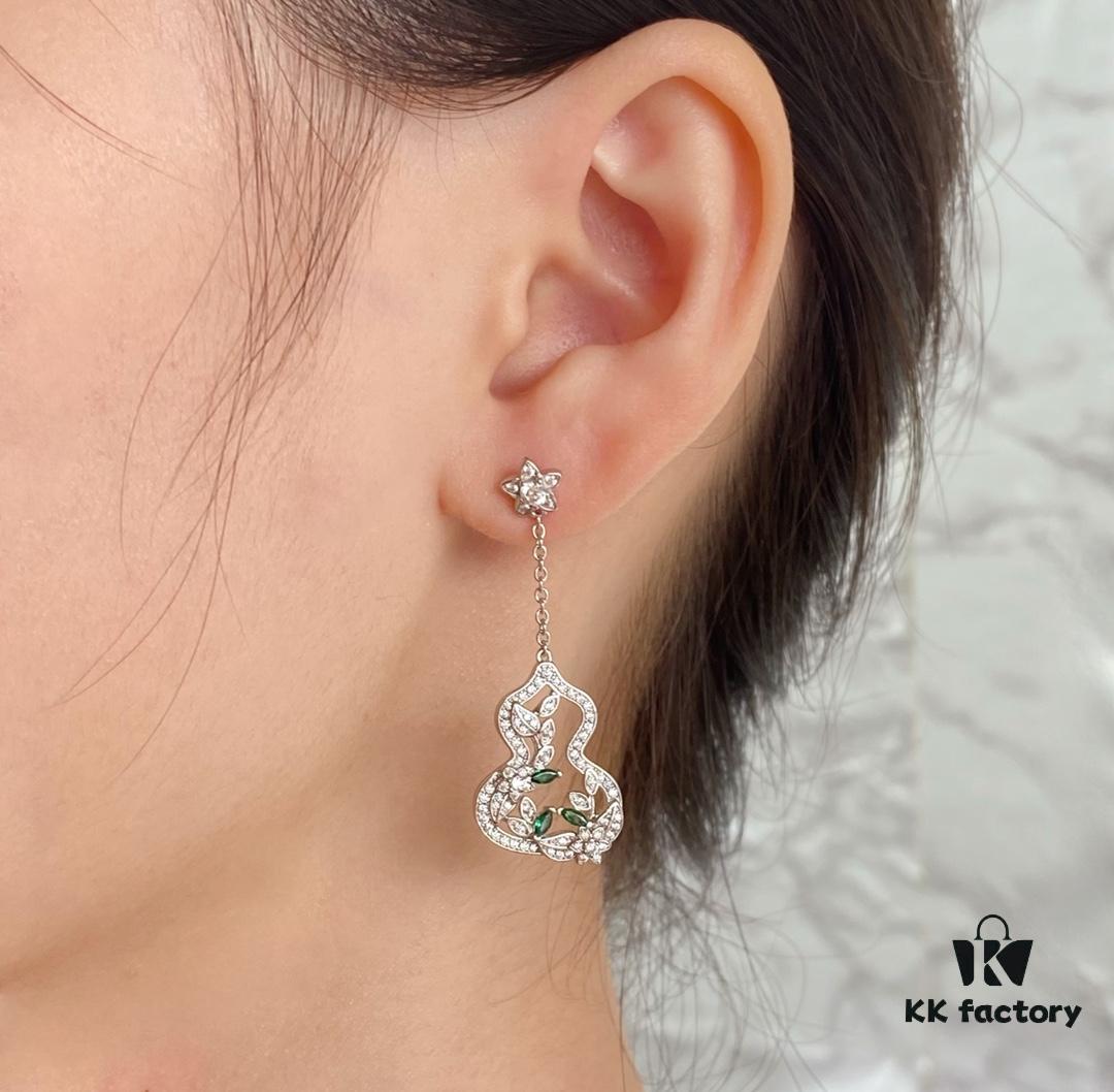 Qeelin Wulu Lace Emerald Green Gourd Earrings