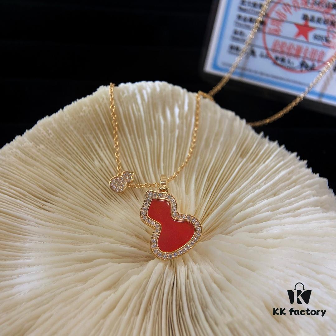 Exquisitely Crafted Gourd Pendant Necklace with Hand-Set Stones in V-Gold