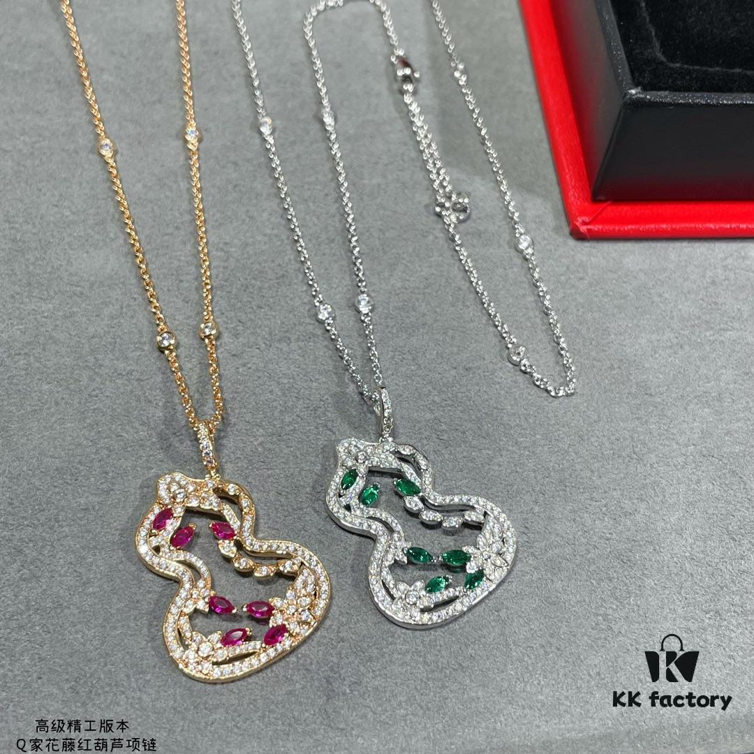 Qeelin Wulu Lace Red Gourd Necklace with Hibiscus Vine Design, Elegantly Adorned with Sparkling Details