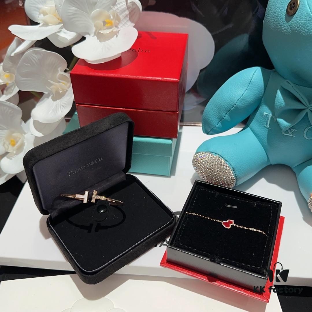 Exquisite and Versatile Premium Accessories 💎 - Kylin Single Gourd Red Agate Bracelet, Tiffany T-Shape Gemstone Diamond-Paved White Mother-of-Pearl Bangle