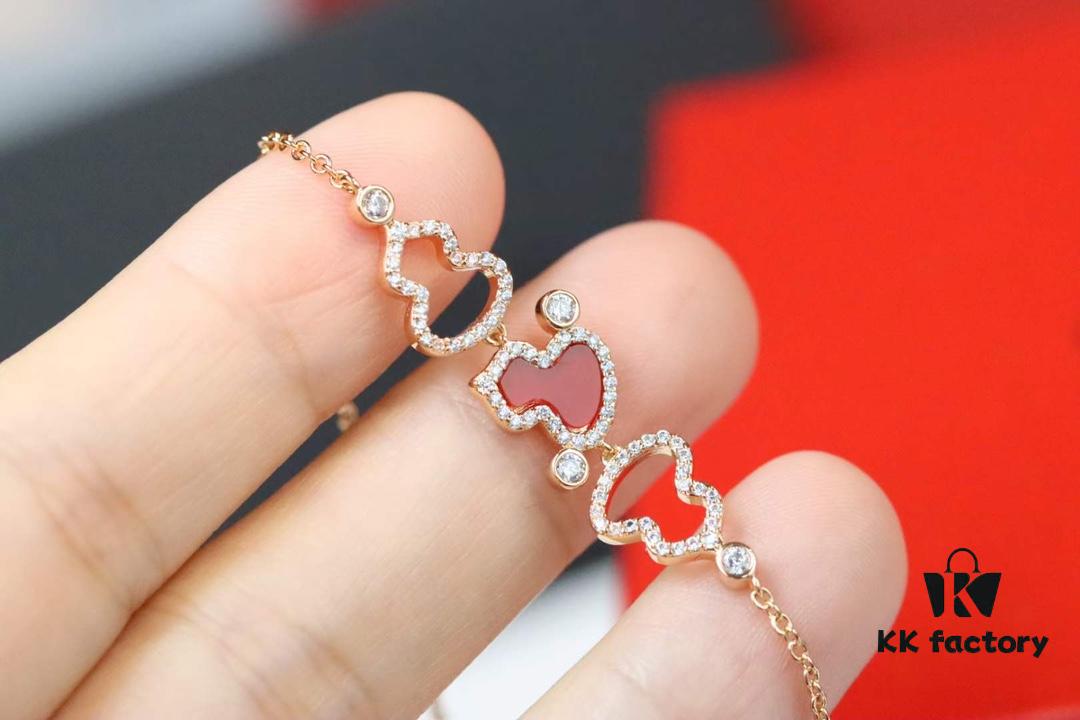 New Arrival💗 Qeelin Wulu Three Red Gourds Pendant Necklace