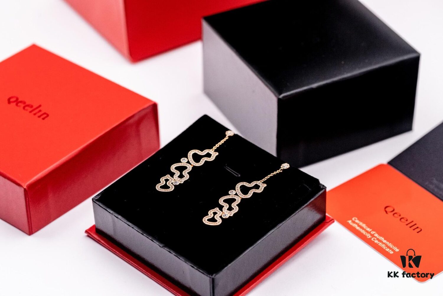 Qeelin Kylin Hollow Three Gourd Stud Earrings