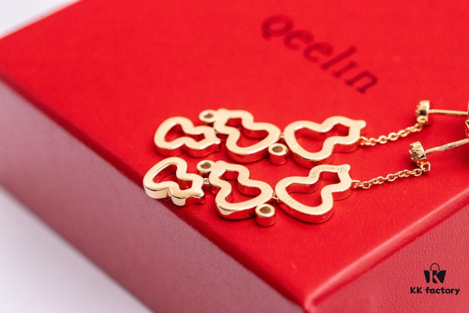 Qeelin Kylin Hollow Three Gourd Stud Earrings