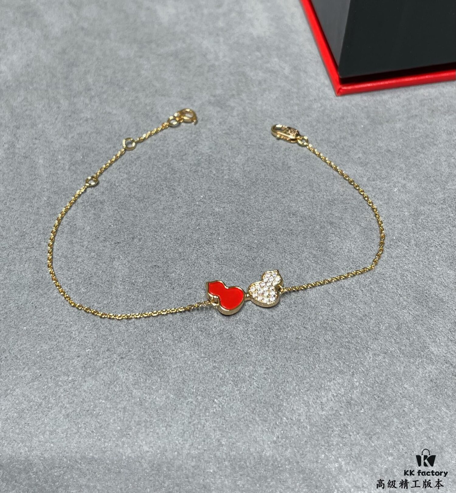 Red & Diamond Wulu Kylin Double Gourd Bracelet 🌹 Adorable Design 😍 Elegant Silhouette with Simple Lines 🥰 Highly Elegant 😊 Qeelin x Rebecca Exclusive Limited Edition