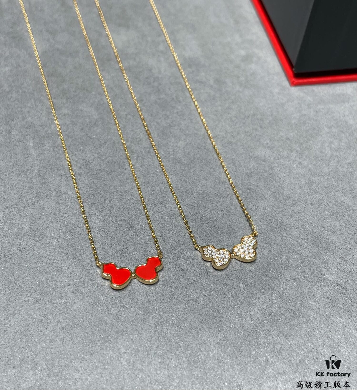 wulu Double Gourd Necklace 🌹 Adorable Design 😍 Elegant Silhouette with Minimalist Lines 🥰 Exclusively Launched by Qeelin x Rebecca, Limited Edition