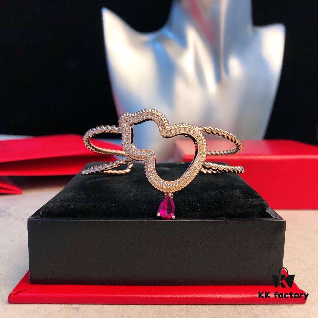 Qeelin Wulu Hollow-out Red Diamond Twisted Edge Open Bangle, White Agate Inlay, Chinese Cultural Elements with Modern Design, Luxury Jewelry