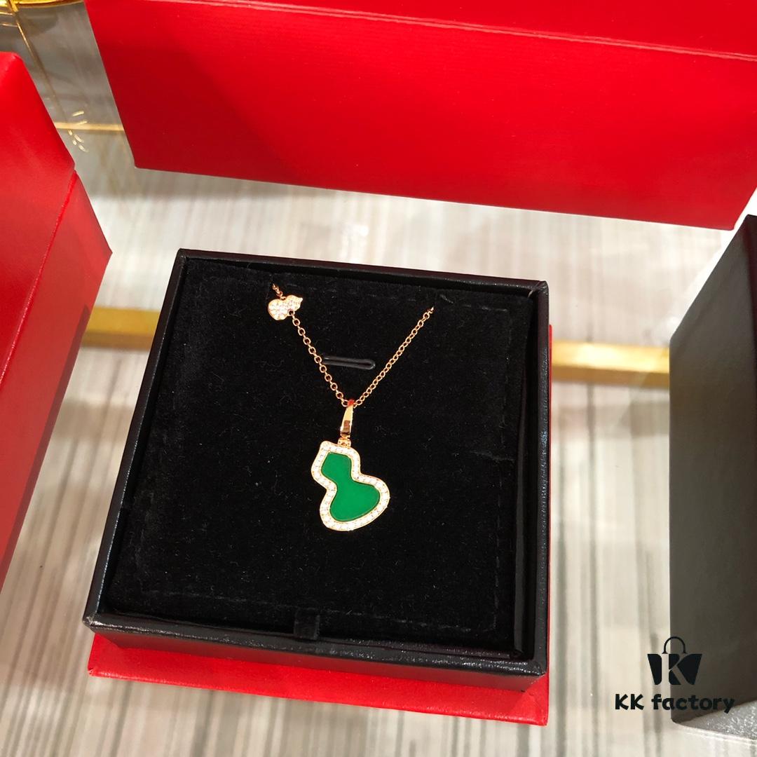 Qeelin Hululu Necklace with Detachable Gourd Pendant