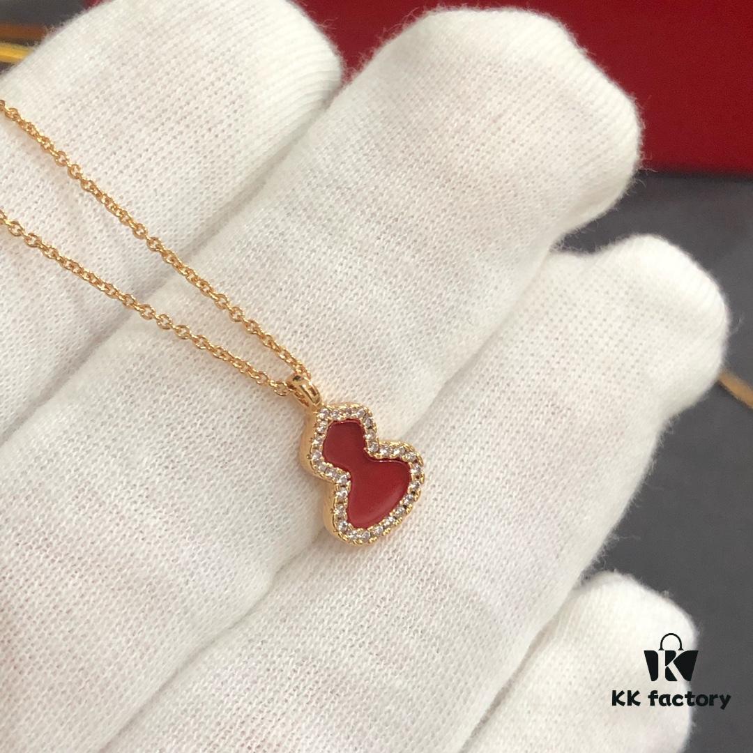 Qeelin Wulu Mini Pendant Necklace