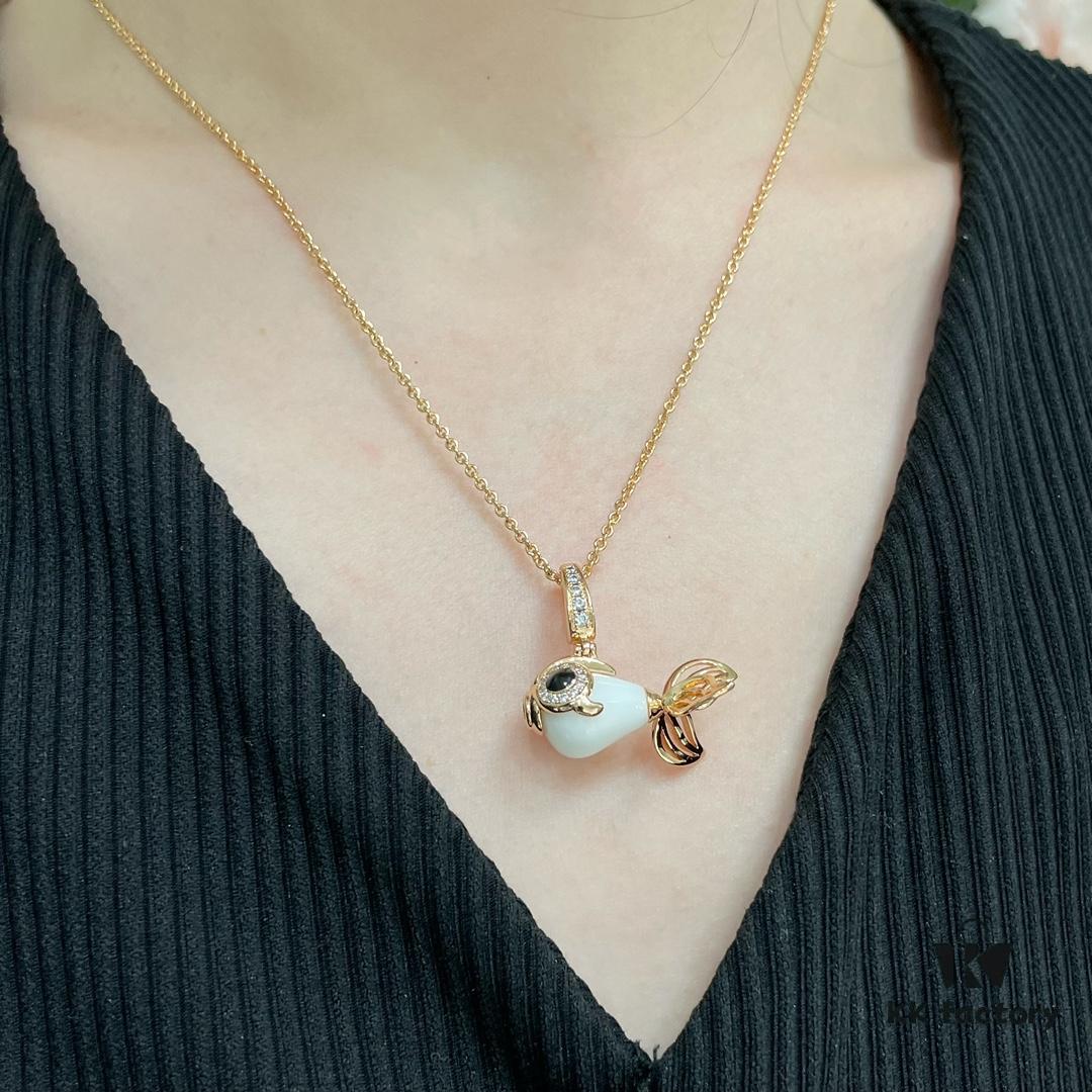 Kirin Goldfish Necklace 🎉🎉 New In-store Arrival, Agate Body with Encapsulation Design and Expert Diamond Paving, Vivid and Lifelike