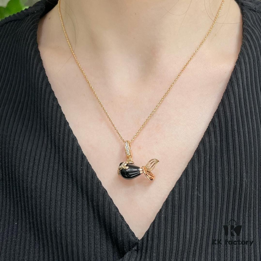 Kirin Goldfish Necklace 🎉🎉 New In-store Arrival, Agate Body with Encapsulation Design and Expert Diamond Paving, Vivid and Lifelike