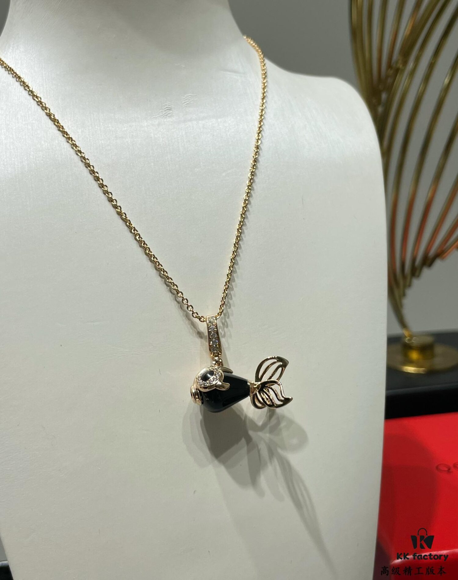 Kirin Goldfish Necklace 🎉🎉 New In-store Arrival, Agate Body with Encapsulation Design and Expert Diamond Paving, Vivid and Lifelike