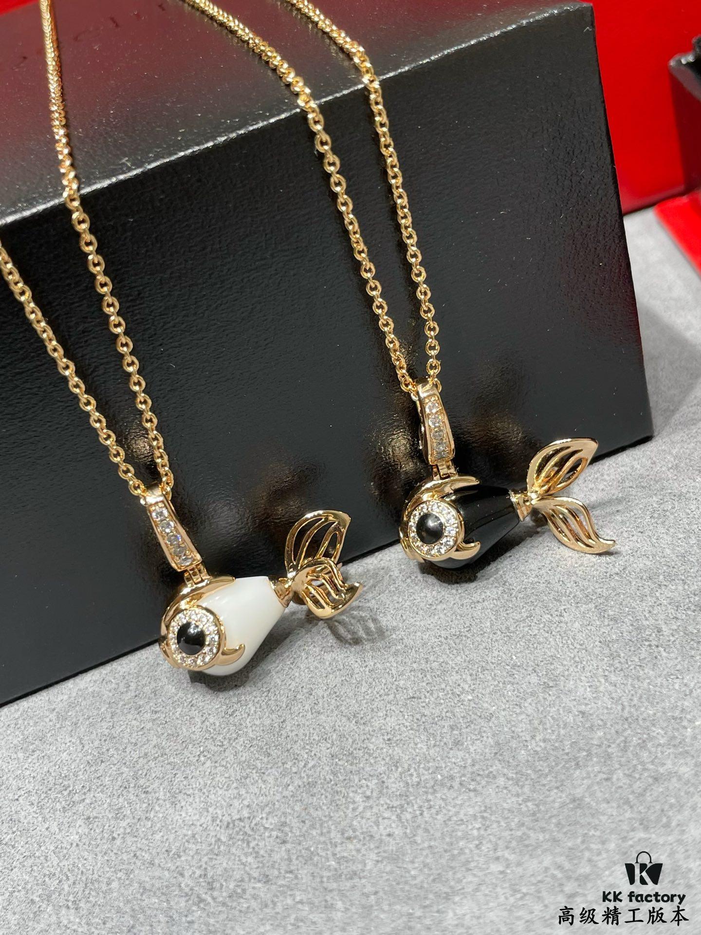 Kirin Goldfish Necklace 🎉🎉 New In-store Arrival, Agate Body with Encapsulation Design and Expert Diamond Paving, Vivid and Lifelike