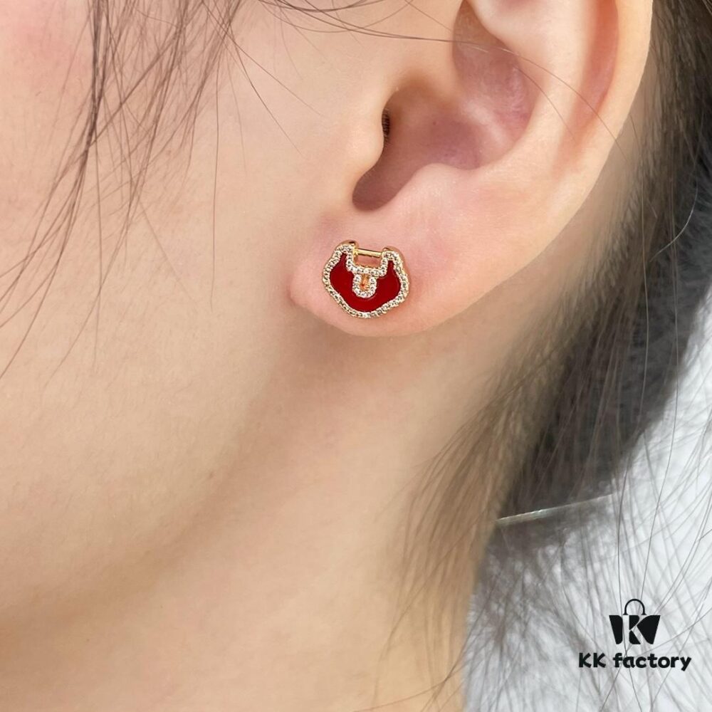 V Gold Plated Mi Gold 15514230 Kirin Premium Red Agate Ruyi Lock Stud Earrings ✨ A Perfect Blend of Fashion and Tradition